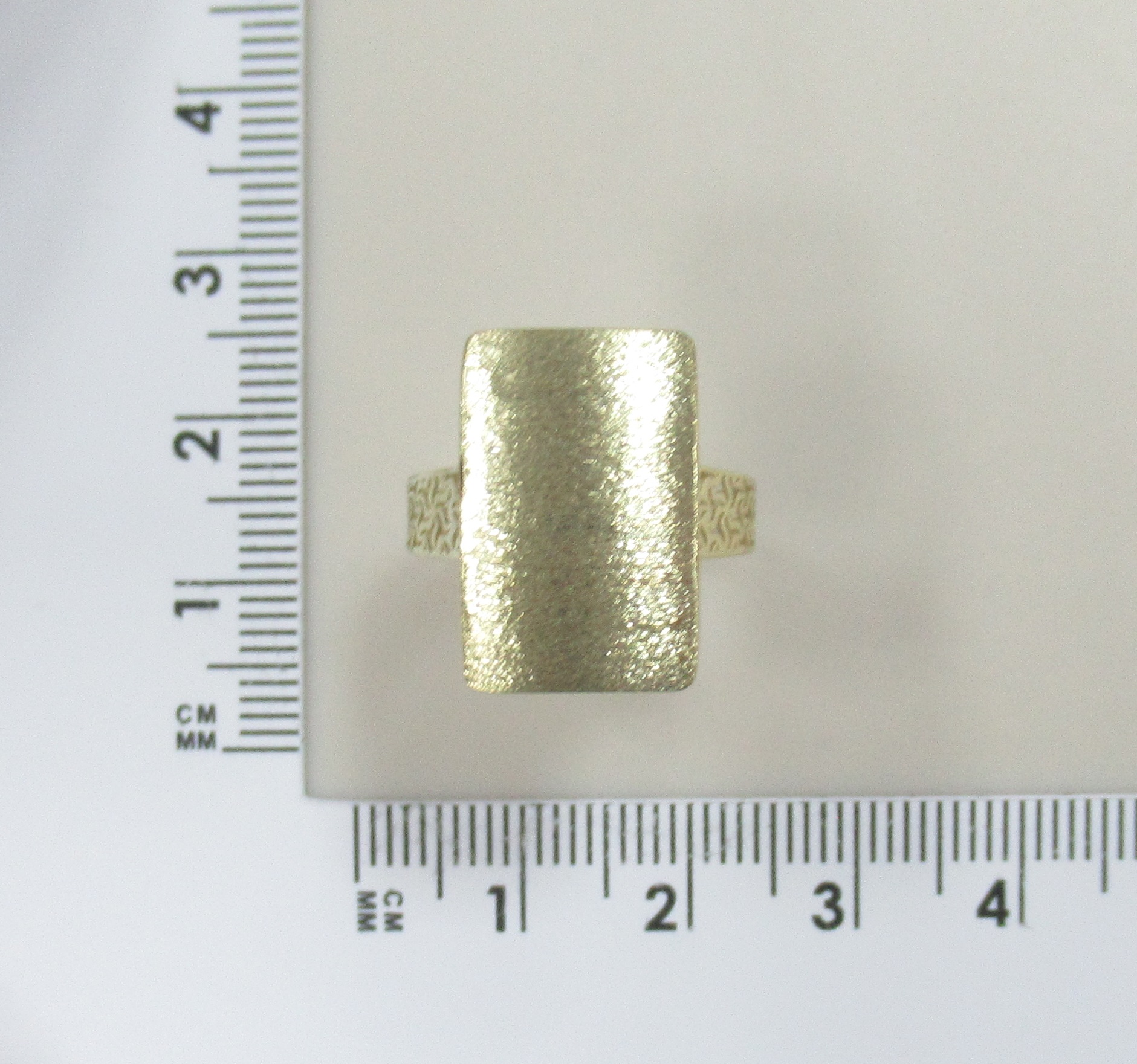 Кольцо из желтого золота